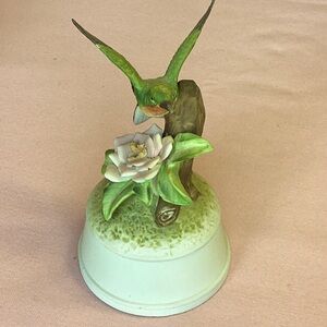 FINAL SALE PRICE Willets Hand Painted Hummingbird and Flower Music Box